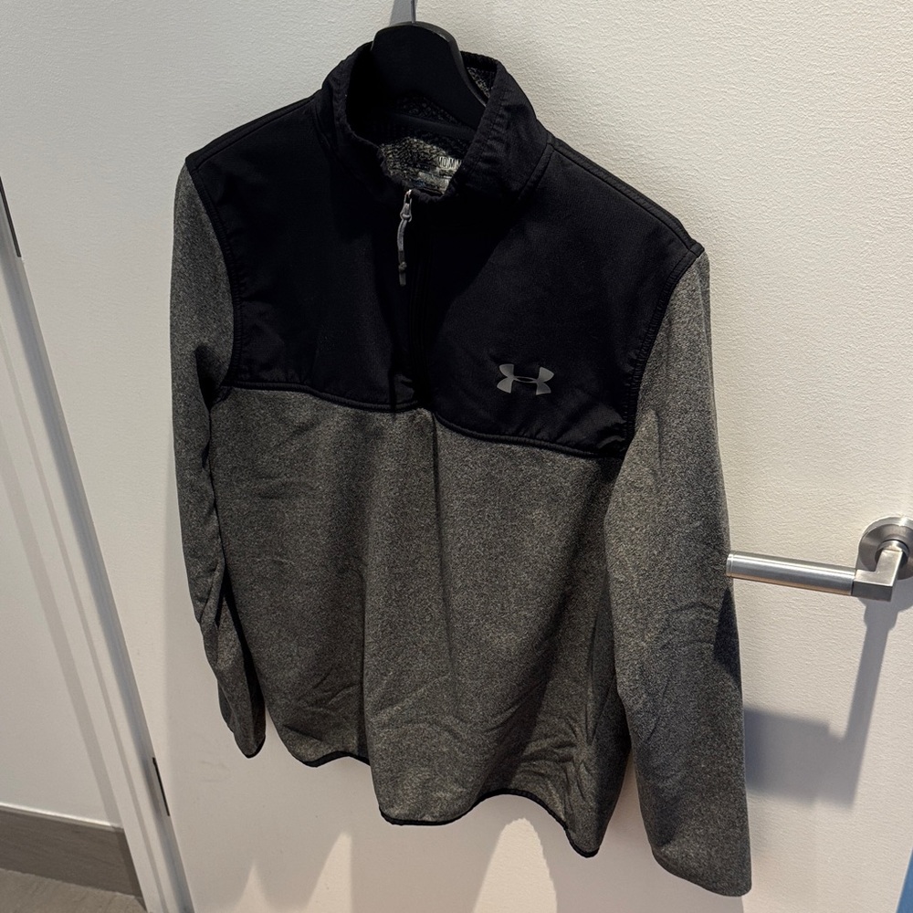 Under Armour Black and Gray Quarter-Zip (Men’s Medium Workout Pullover)